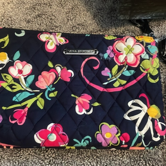 Vera Bradley set of 3 pouches - Picture 2 of 4